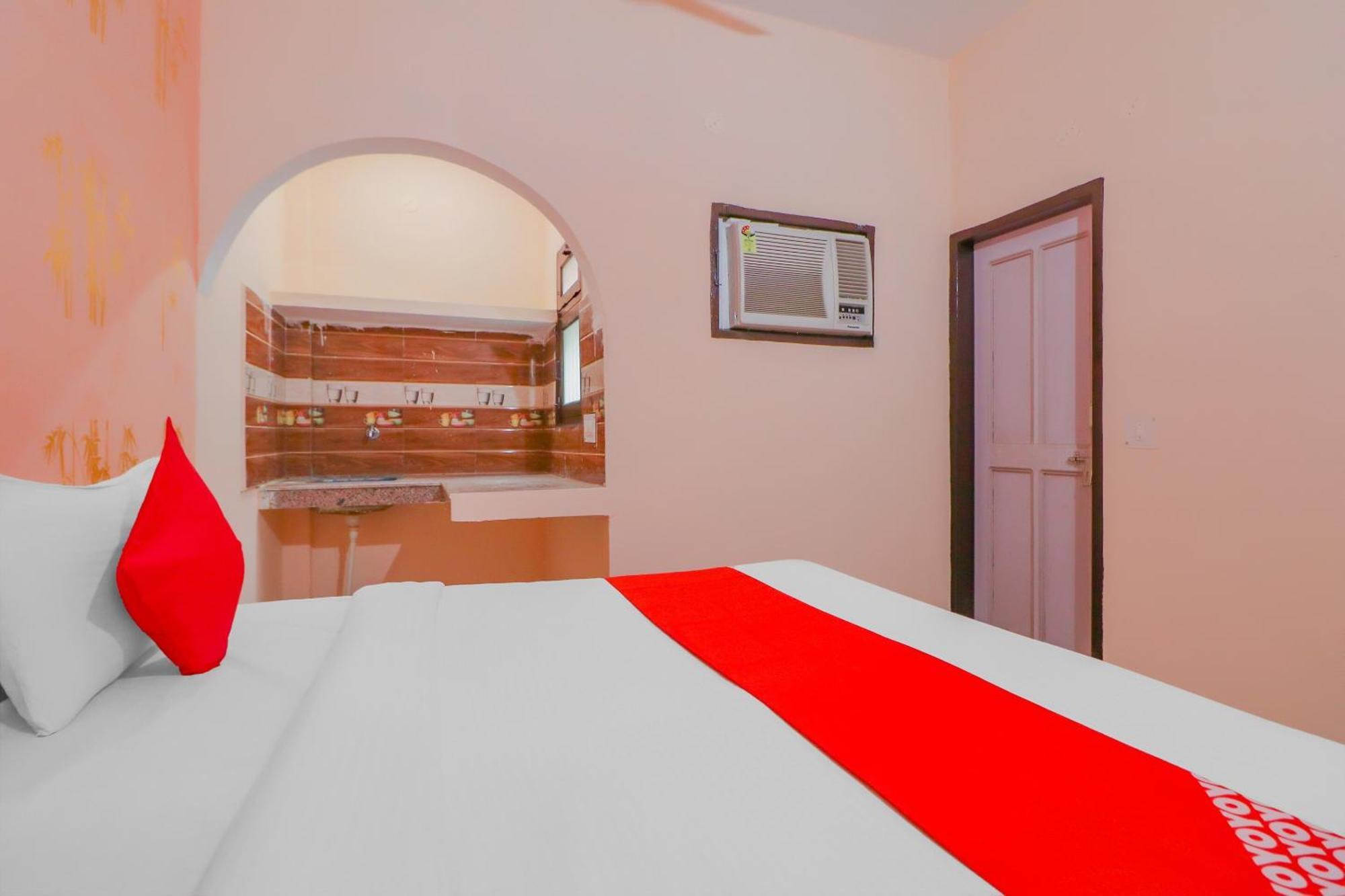 Hotel O Bhardwaj Guest House Garhi Harsaru Екстериор снимка