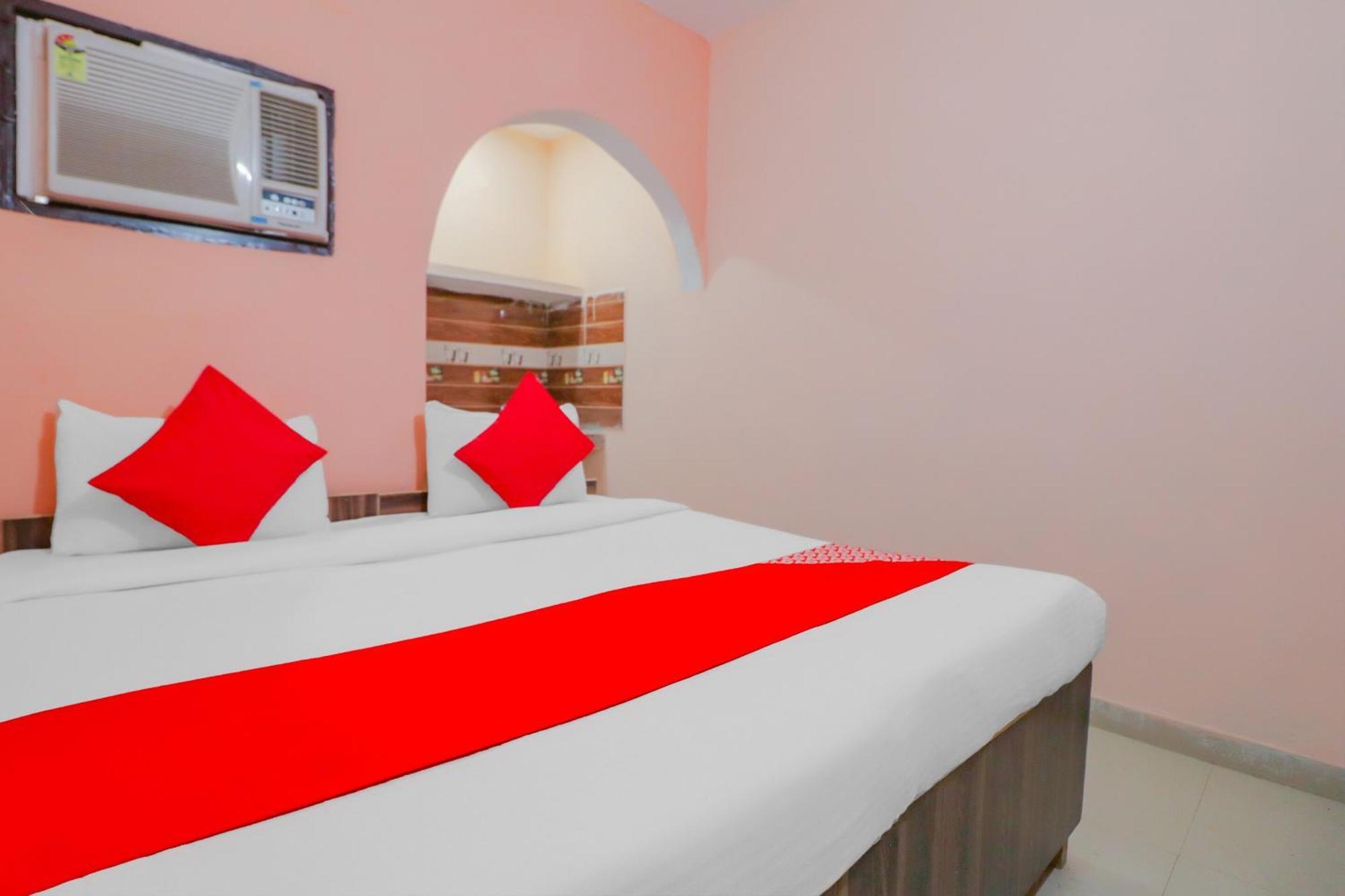 Hotel O Bhardwaj Guest House Garhi Harsaru Екстериор снимка
