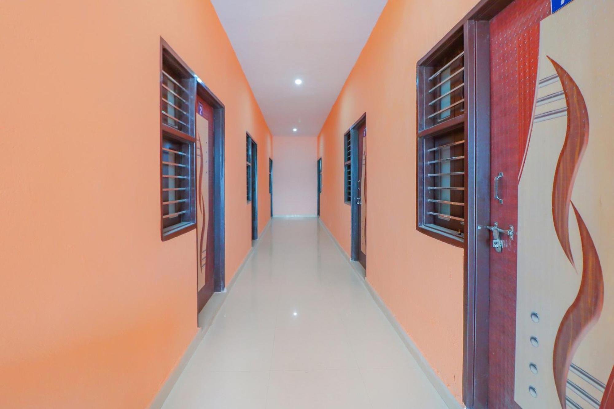 Hotel O Bhardwaj Guest House Garhi Harsaru Екстериор снимка