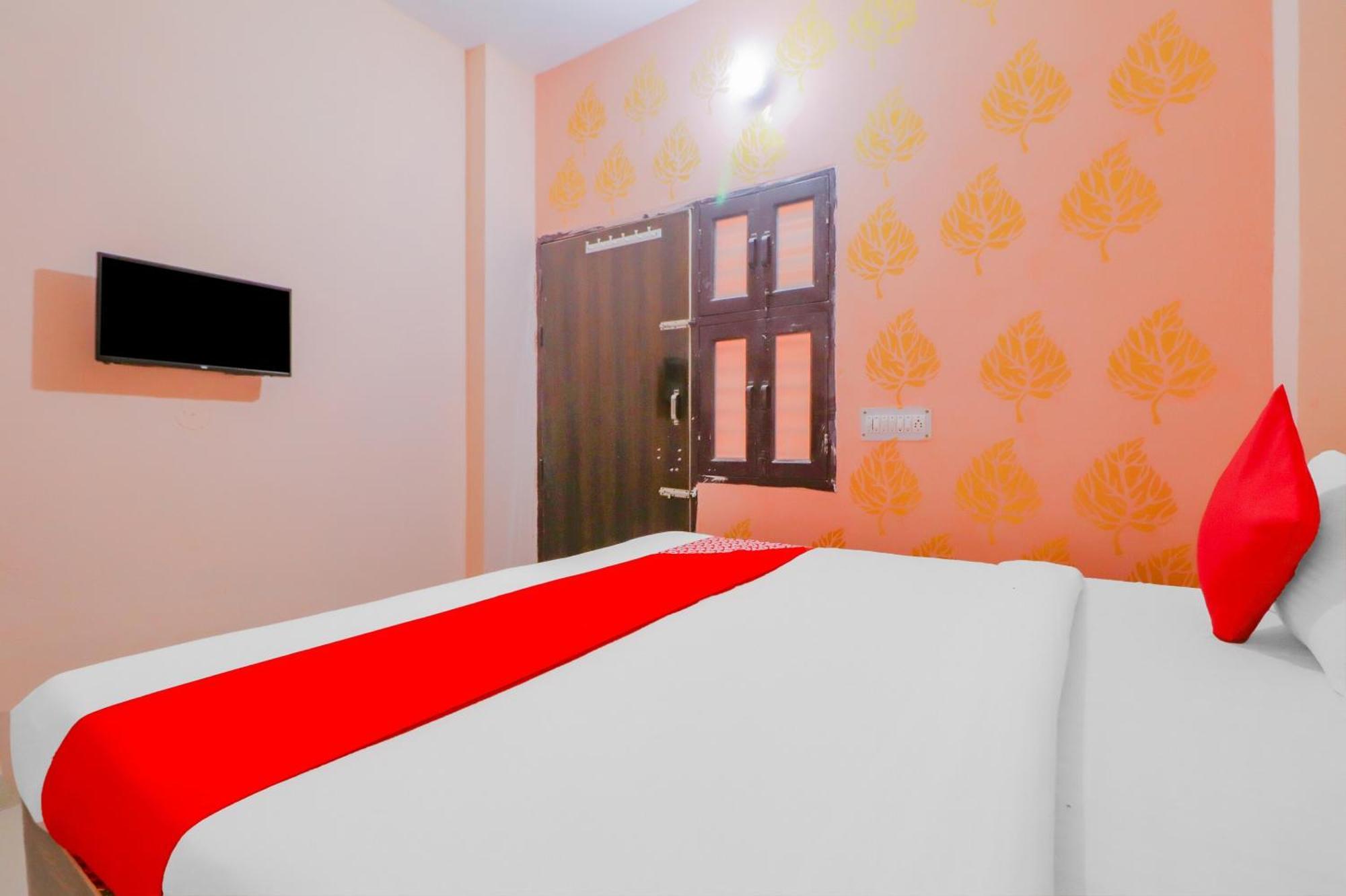 Hotel O Bhardwaj Guest House Garhi Harsaru Екстериор снимка