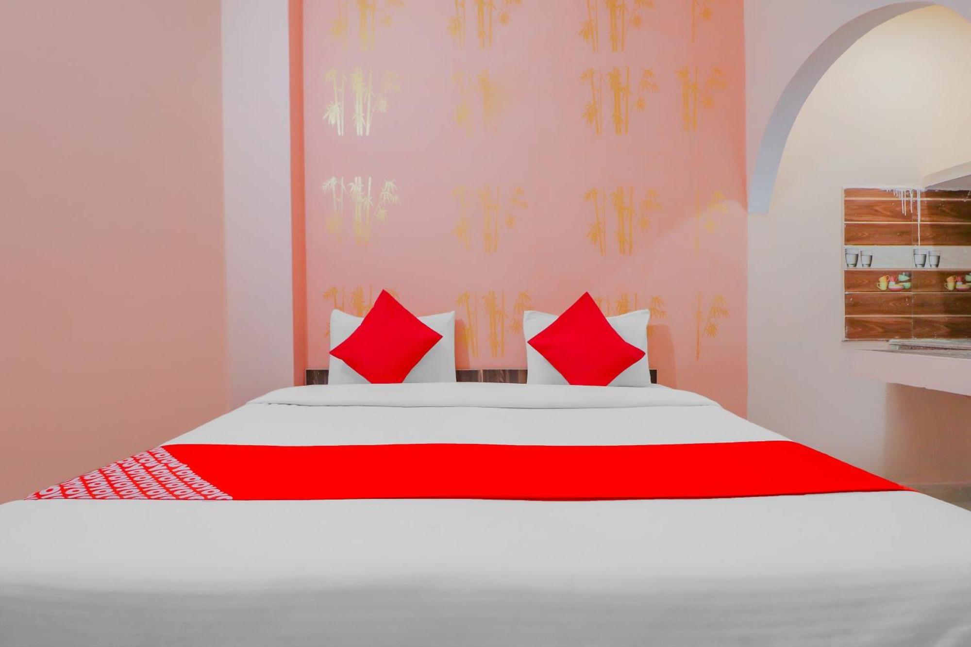 Hotel O Bhardwaj Guest House Garhi Harsaru Екстериор снимка