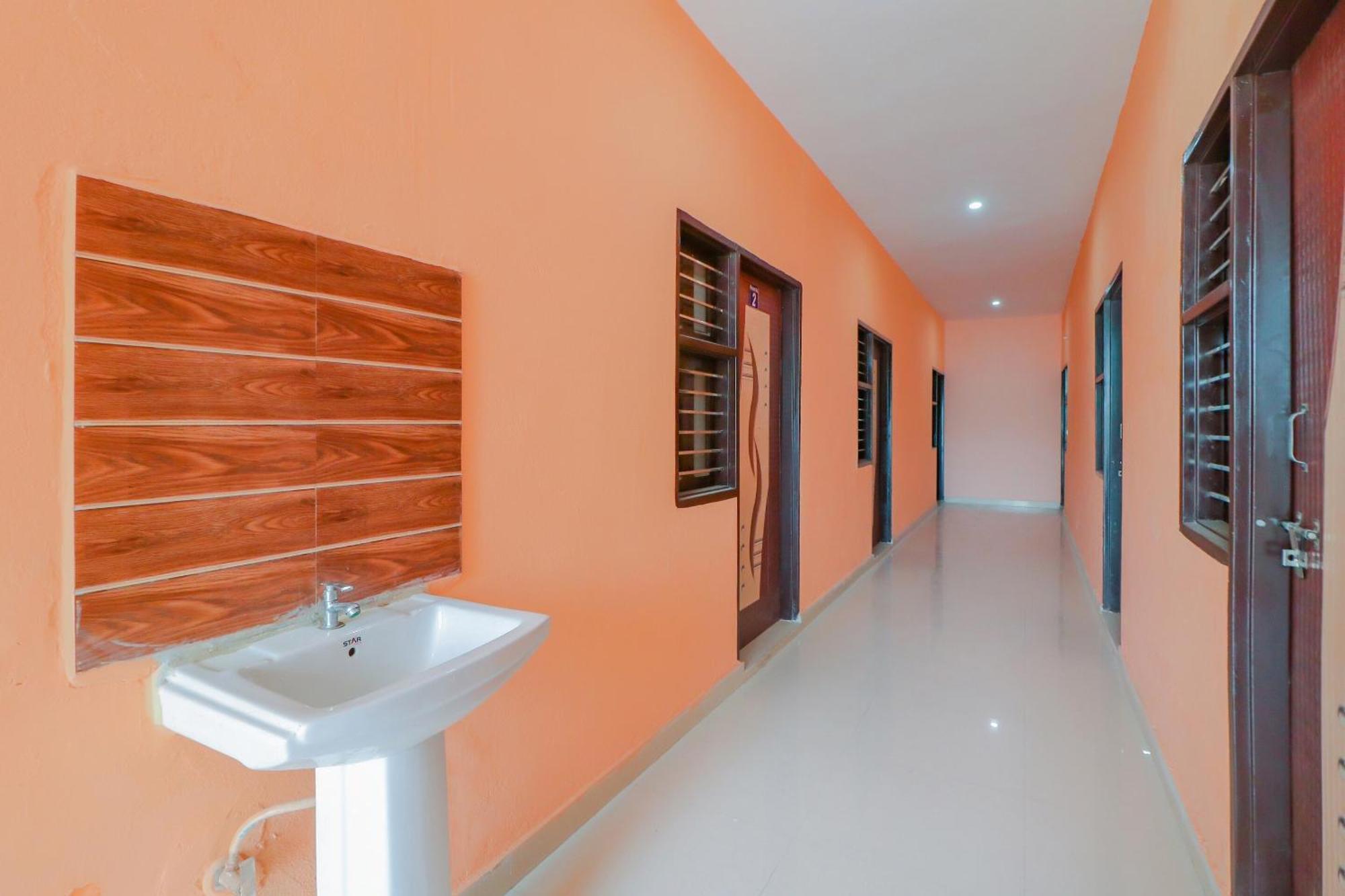 Hotel O Bhardwaj Guest House Garhi Harsaru Екстериор снимка